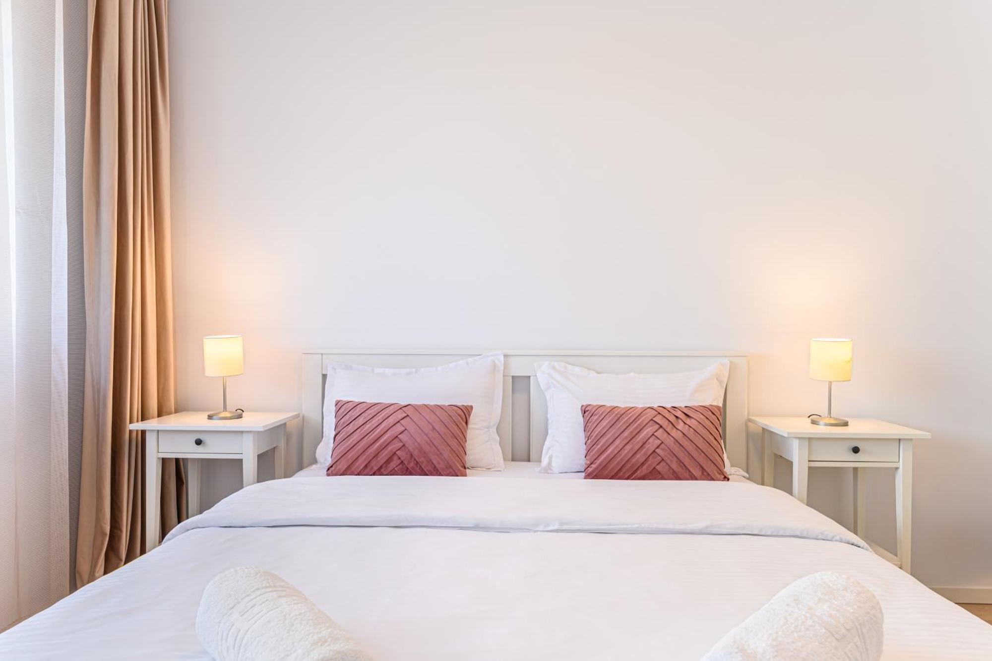 Jad - Luxury 3 Rooms & 2 Rooms Apartments In Kasper, Near Coresi Mall Braşov Eksteriør billede