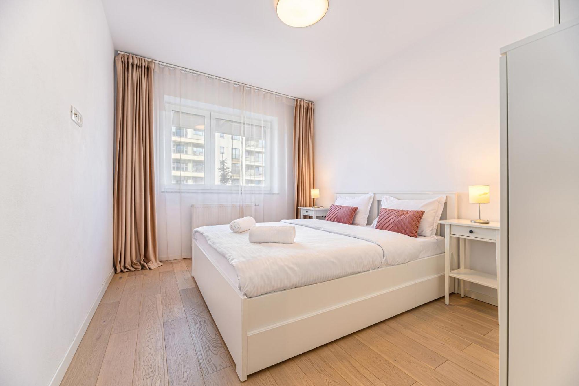 Jad - Luxury 3 Rooms & 2 Rooms Apartments In Kasper, Near Coresi Mall Braşov Eksteriør billede