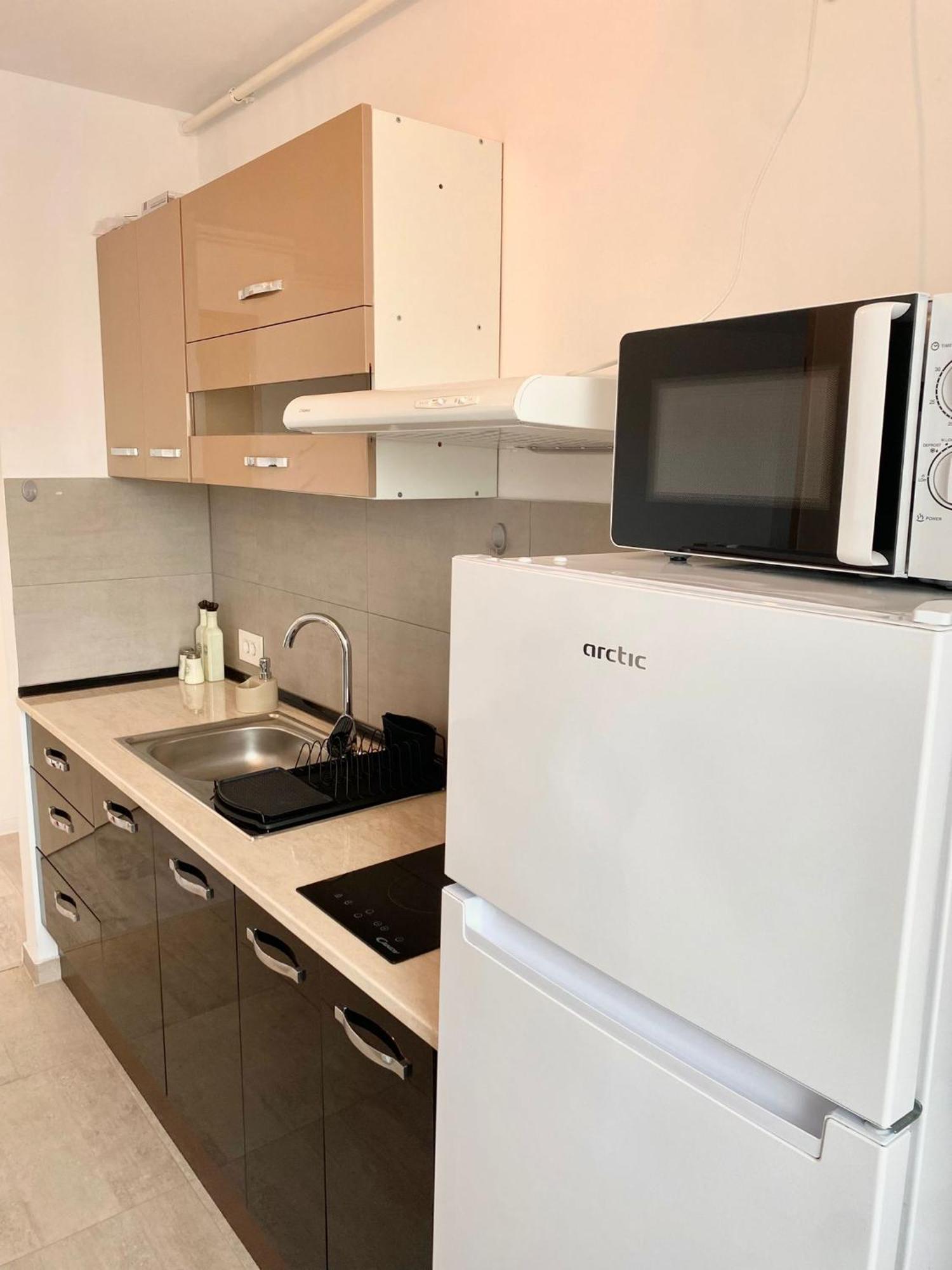 Jad - Luxury 3 Rooms & 2 Rooms Apartments In Kasper, Near Coresi Mall Braşov Eksteriør billede