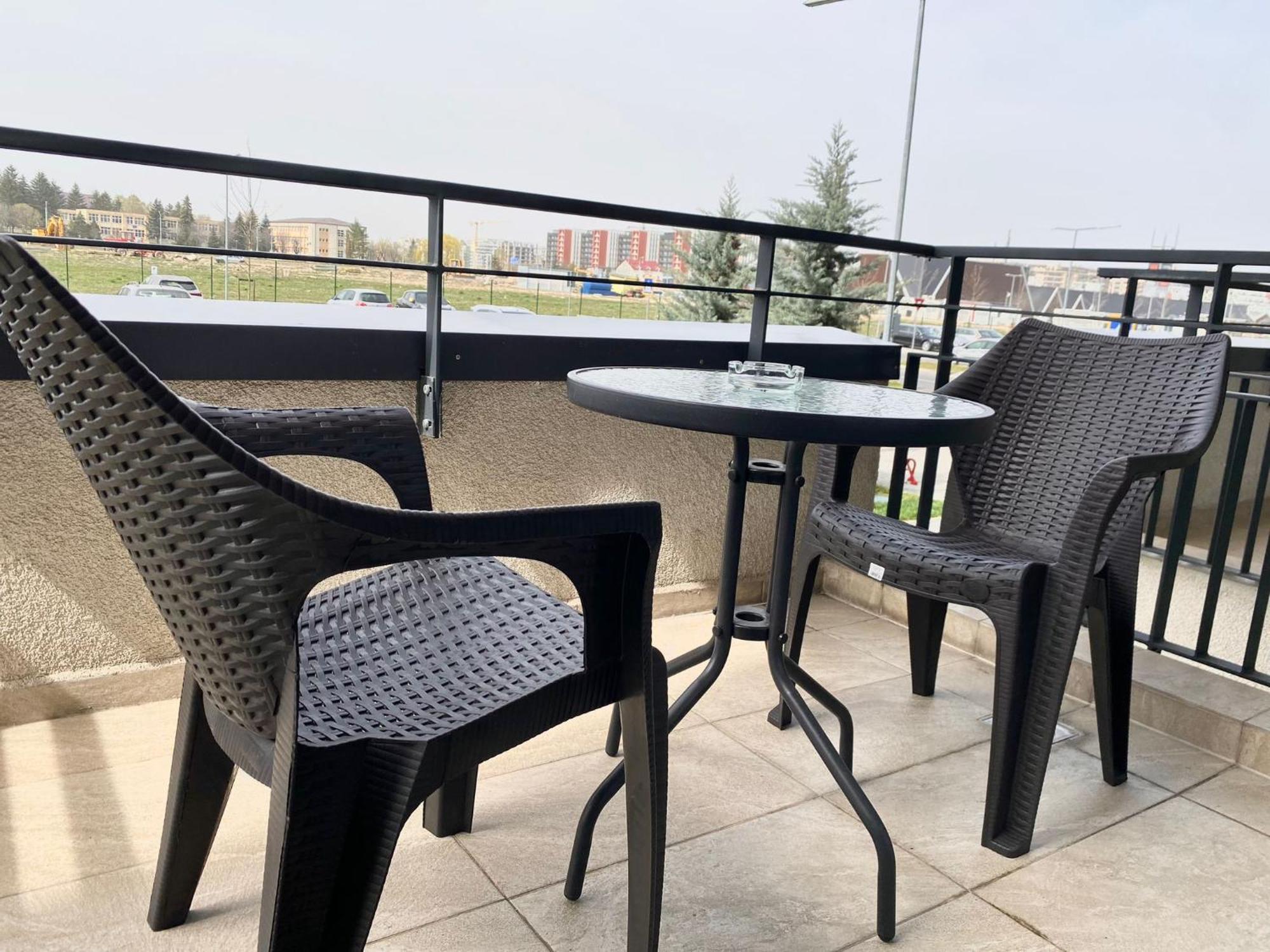 Jad - Luxury 3 Rooms & 2 Rooms Apartments In Kasper, Near Coresi Mall Braşov Eksteriør billede