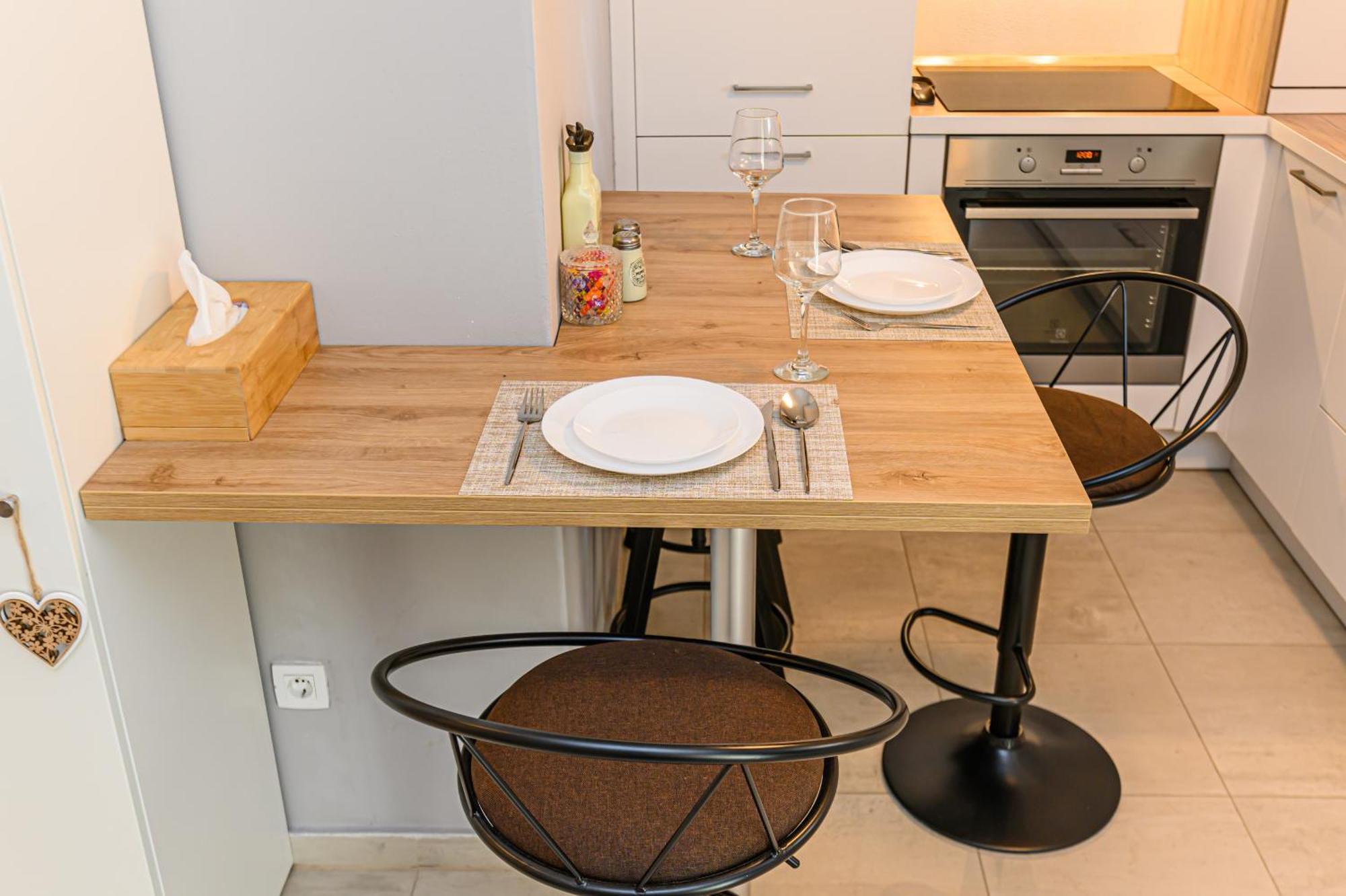 Jad - Luxury 3 Rooms & 2 Rooms Apartments In Kasper, Near Coresi Mall Braşov Eksteriør billede