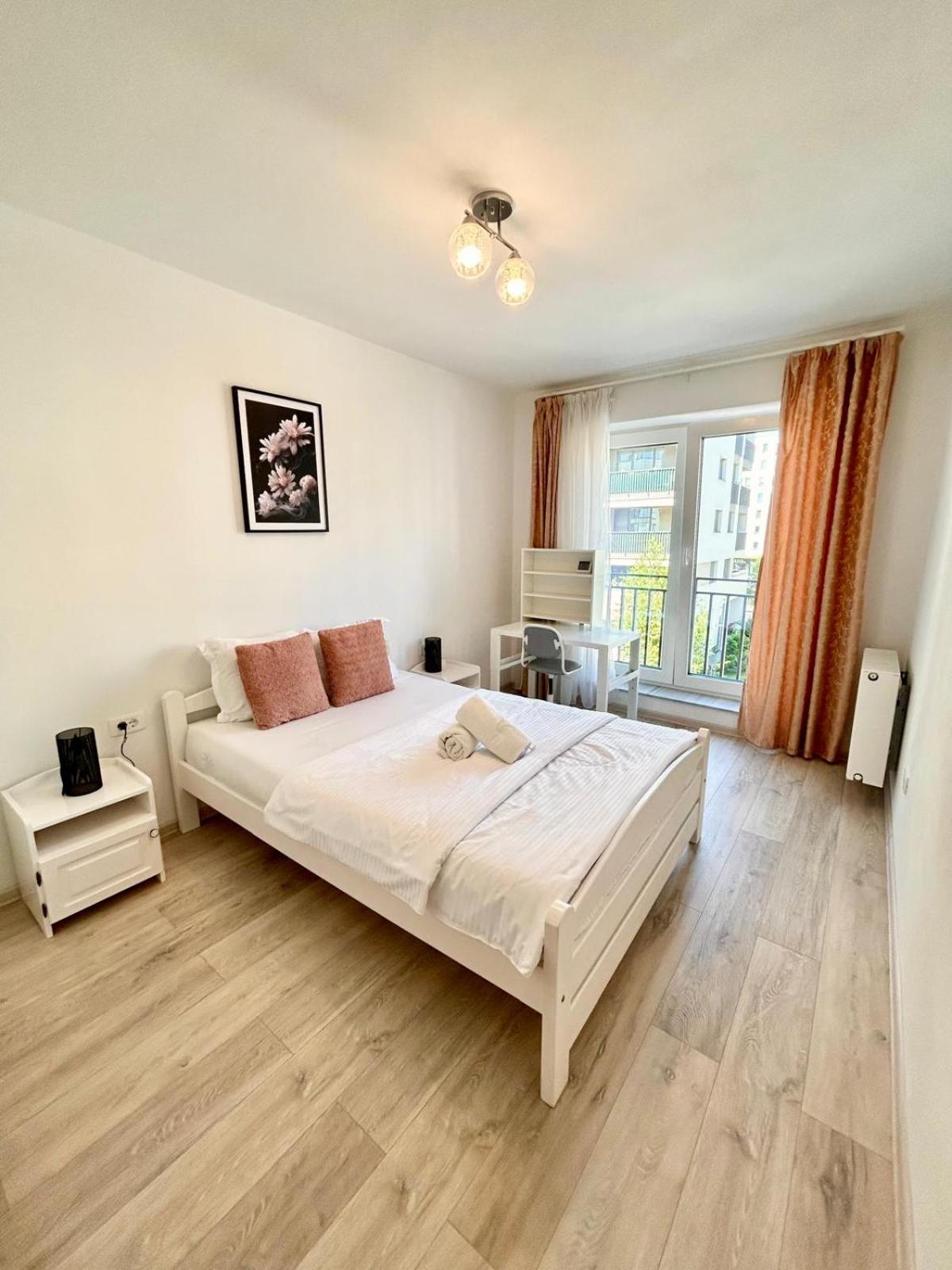 Jad - Luxury 3 Rooms & 2 Rooms Apartments In Kasper, Near Coresi Mall Braşov Eksteriør billede