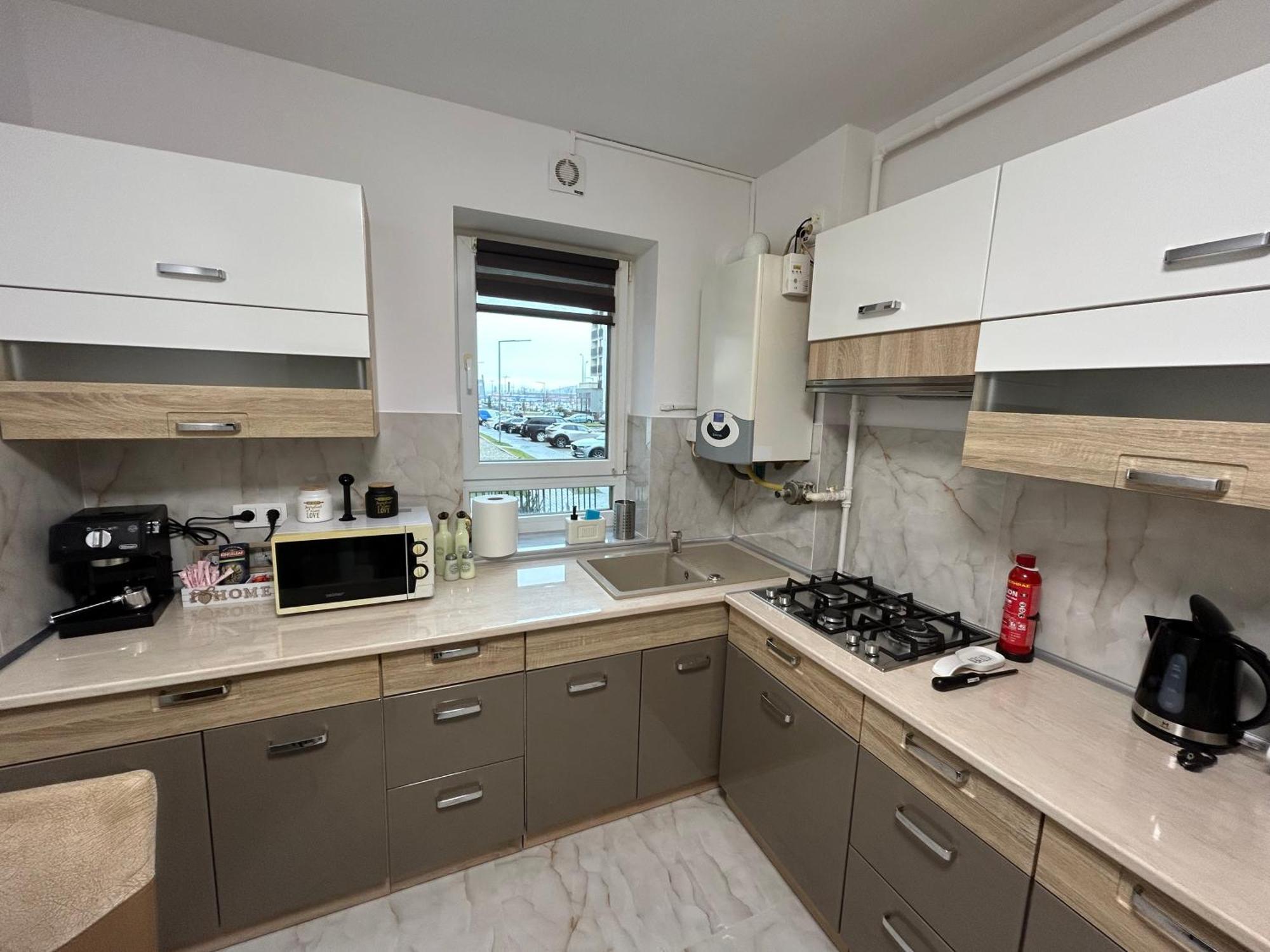 Jad - Luxury 3 Rooms & 2 Rooms Apartments In Kasper, Near Coresi Mall Braşov Eksteriør billede