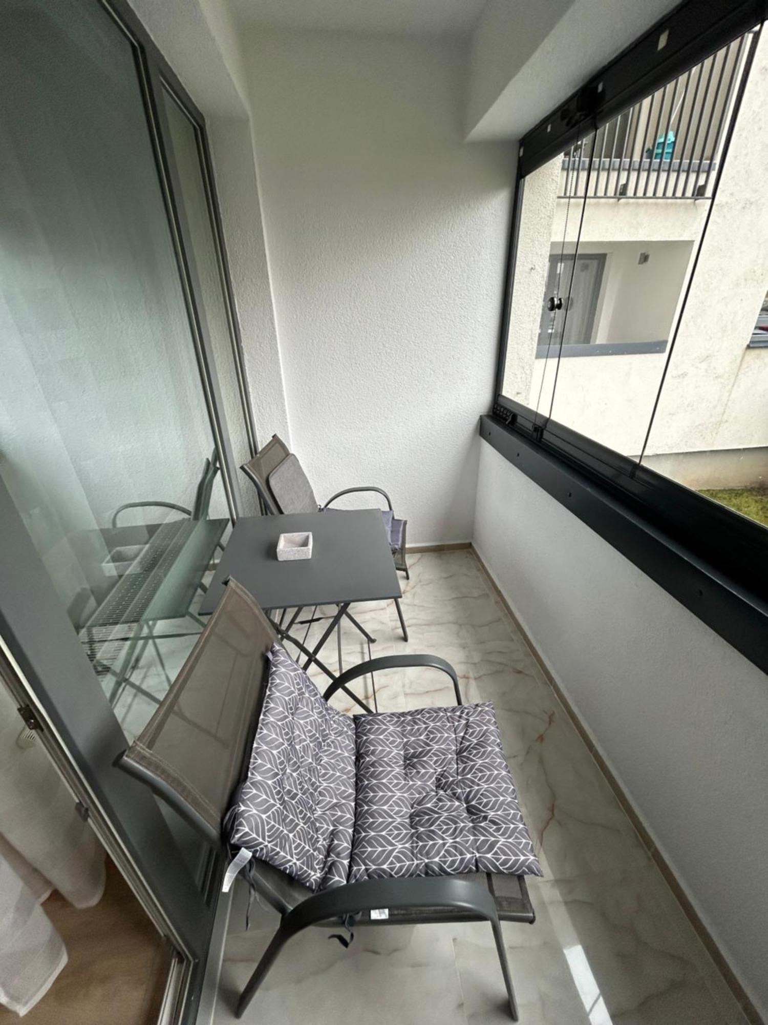 Jad - Luxury 3 Rooms & 2 Rooms Apartments In Kasper, Near Coresi Mall Braşov Eksteriør billede