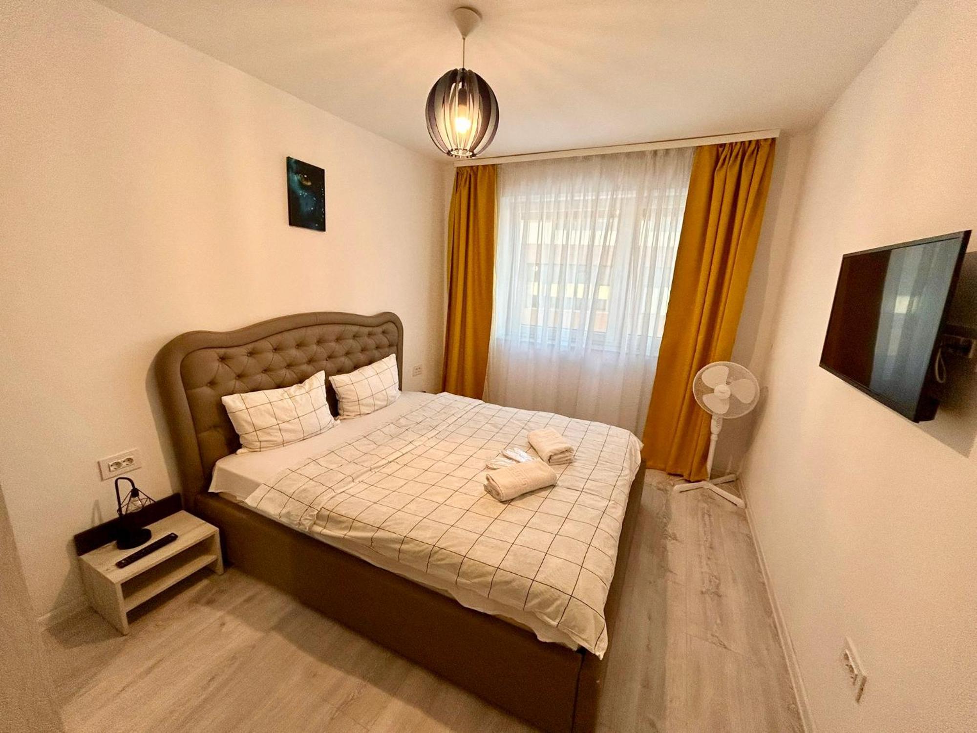 Jad - Luxury 3 Rooms & 2 Rooms Apartments In Kasper, Near Coresi Mall Braşov Eksteriør billede