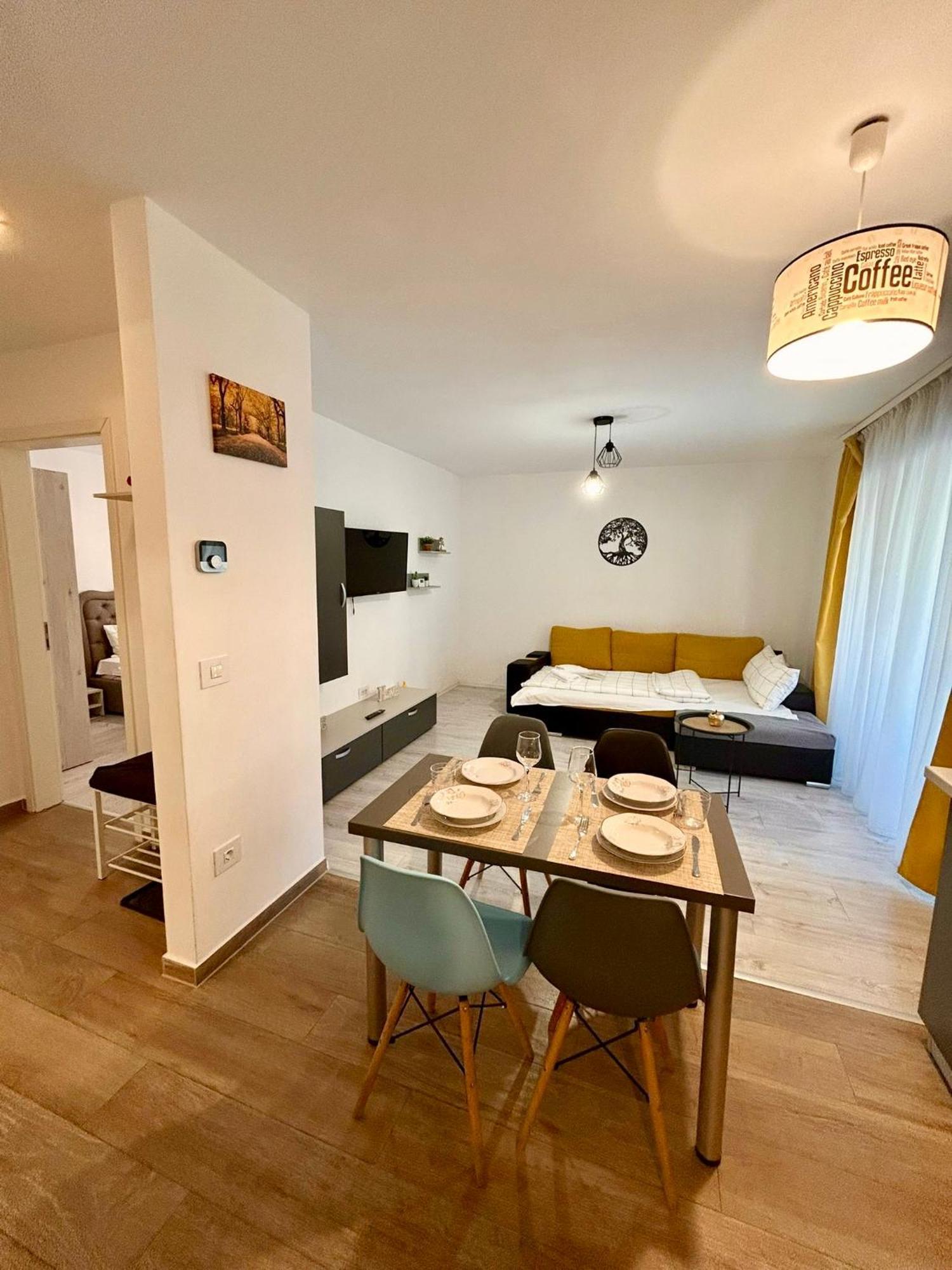 Jad - Luxury 3 Rooms & 2 Rooms Apartments In Kasper, Near Coresi Mall Braşov Eksteriør billede