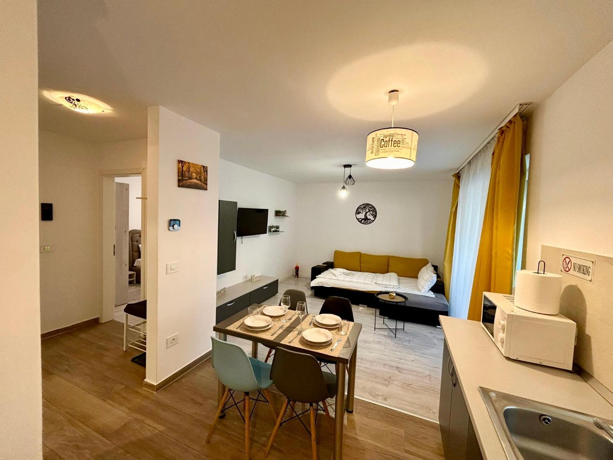 Jad - Luxury 3 Rooms & 2 Rooms Apartments In Kasper, Near Coresi Mall Braşov Eksteriør billede