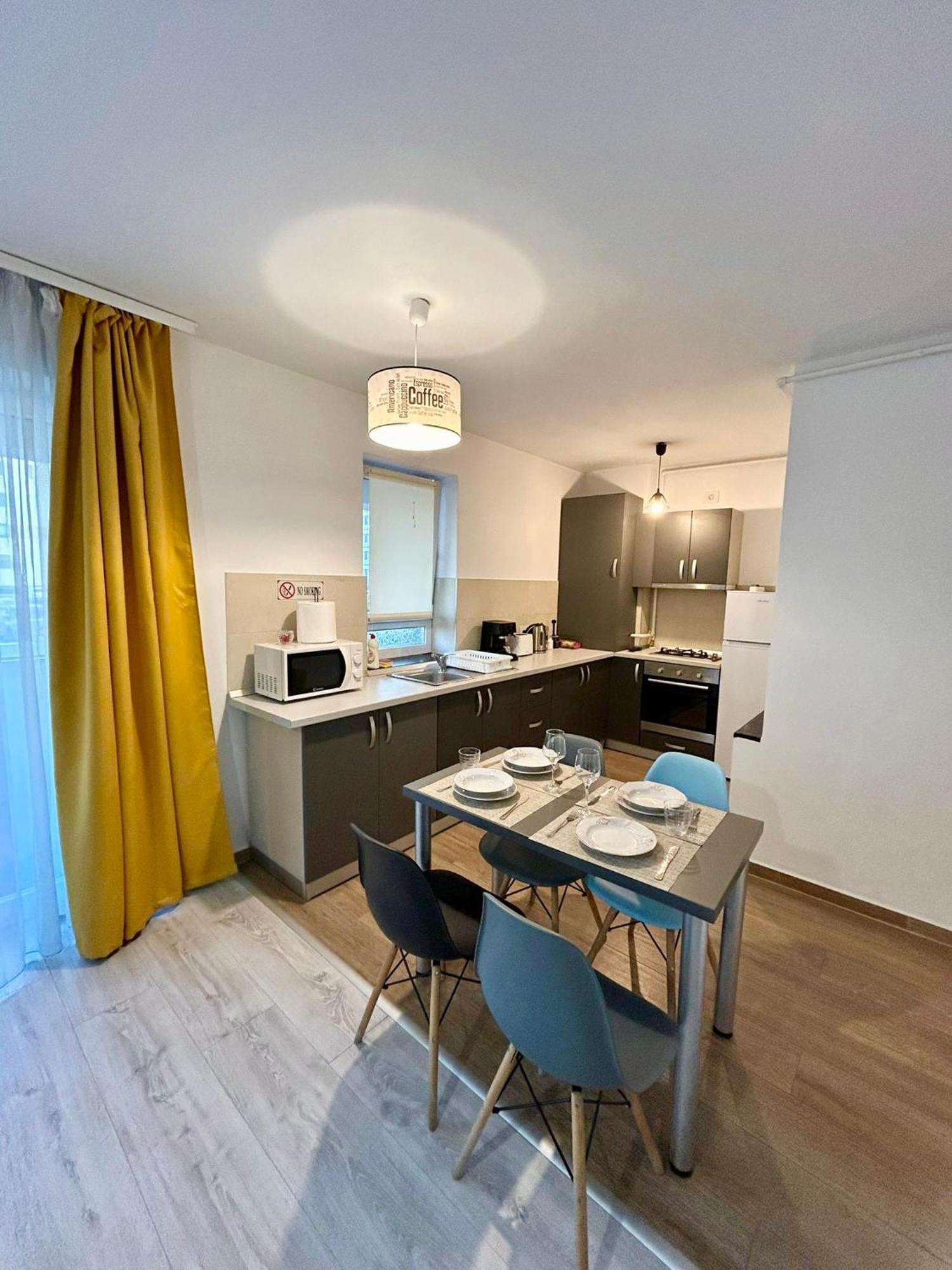 Jad - Luxury 3 Rooms & 2 Rooms Apartments In Kasper, Near Coresi Mall Braşov Eksteriør billede