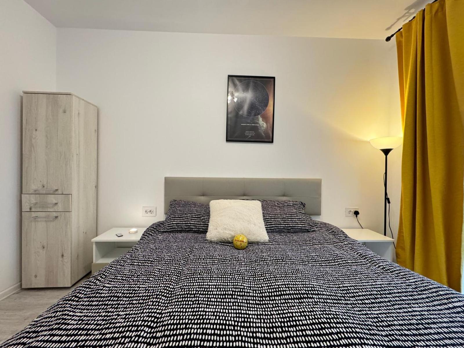 Jad - Luxury 3 Rooms & 2 Rooms Apartments In Kasper, Near Coresi Mall Braşov Eksteriør billede