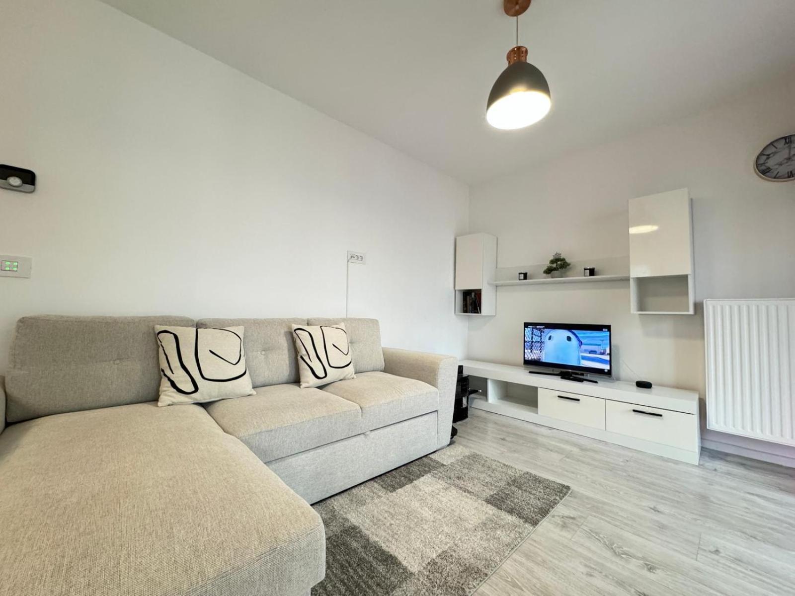 Jad - Luxury 3 Rooms & 2 Rooms Apartments In Kasper, Near Coresi Mall Braşov Eksteriør billede